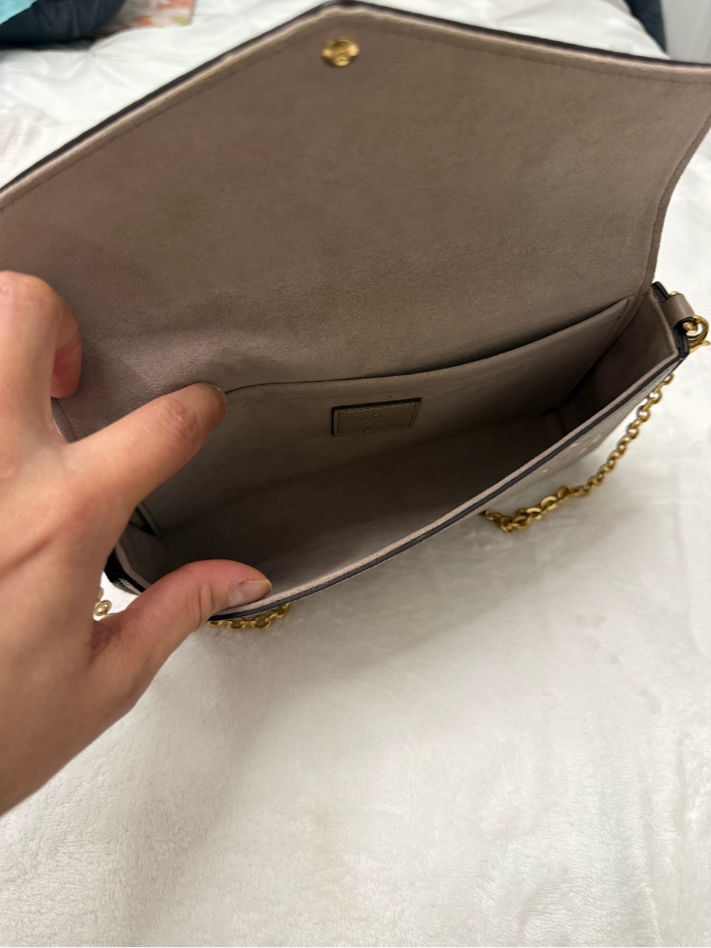 Louis Vuitton Taupe & Cream Monogram Crossbody Wallet - Picture 4 of 4